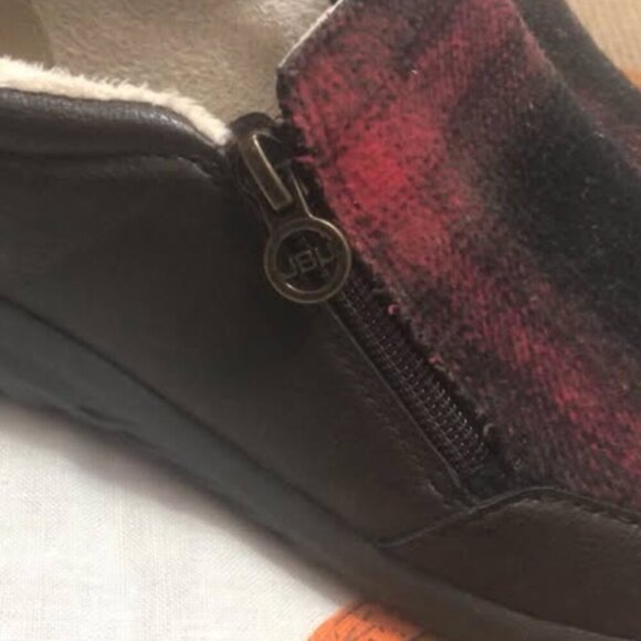 JBU By Jambu Crimson Red Plaid And Brown Slip Ons Excellent preowned condition S - Picture 4 of 7